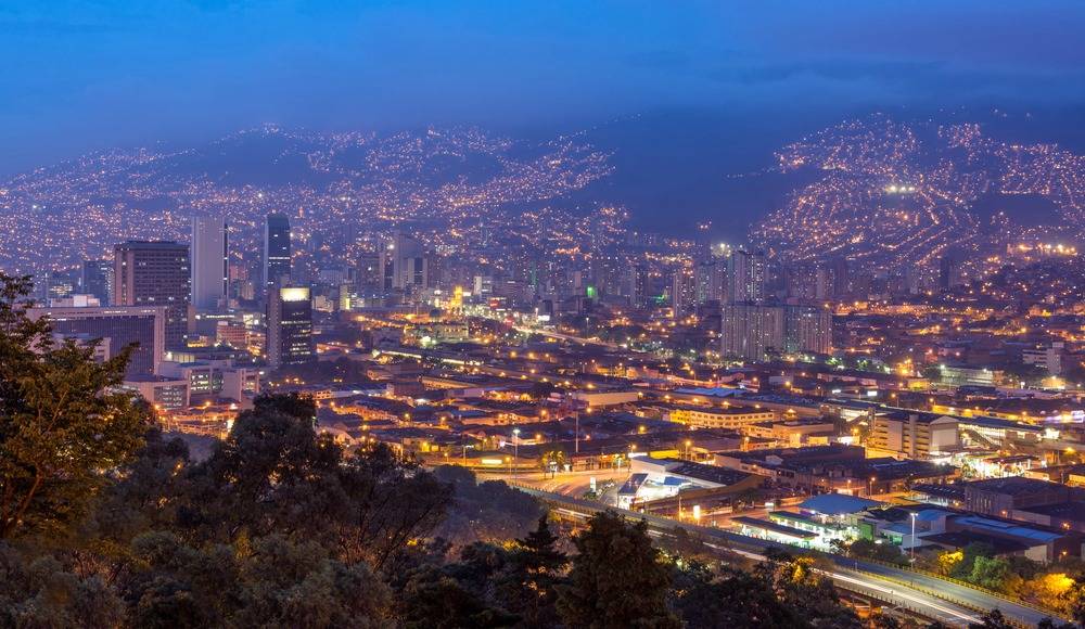 Medellin: the second biggest city in Colombia, located in a gorgeous valley in the center of the country. A city that has come back alive with full strength after decades of violence.