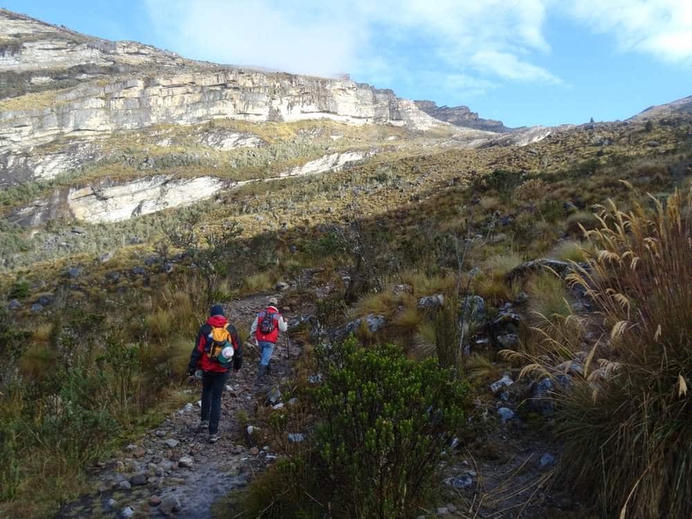 Tourists hiking in Cocuy