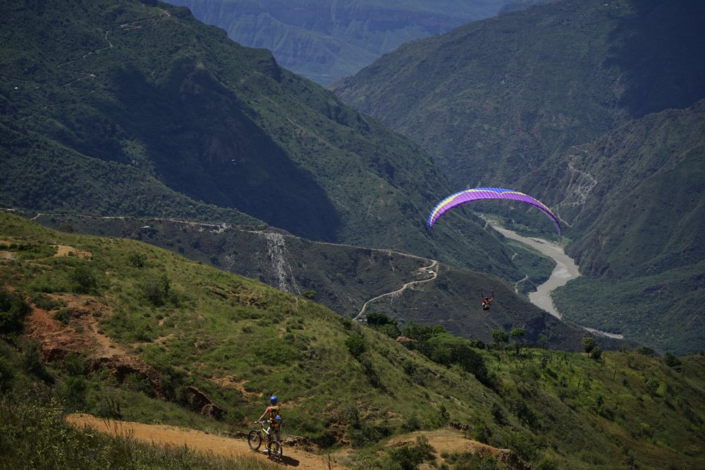 Mountain Biking and paragliding in Chicamocha Canyon