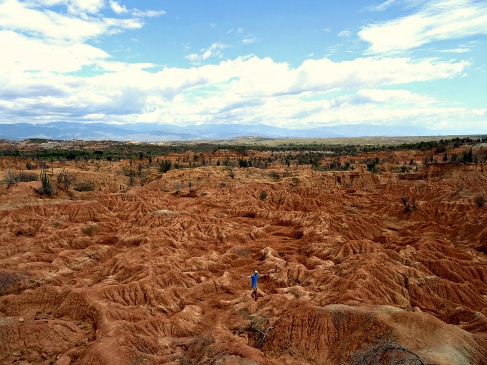 Colombia is one of the most biodiverse countries in the world. It is home to the most paradisiacal beaches on the Caribbean, mangroves on the Pacific, and one of the most incredible places: the Tatacoa Desert.